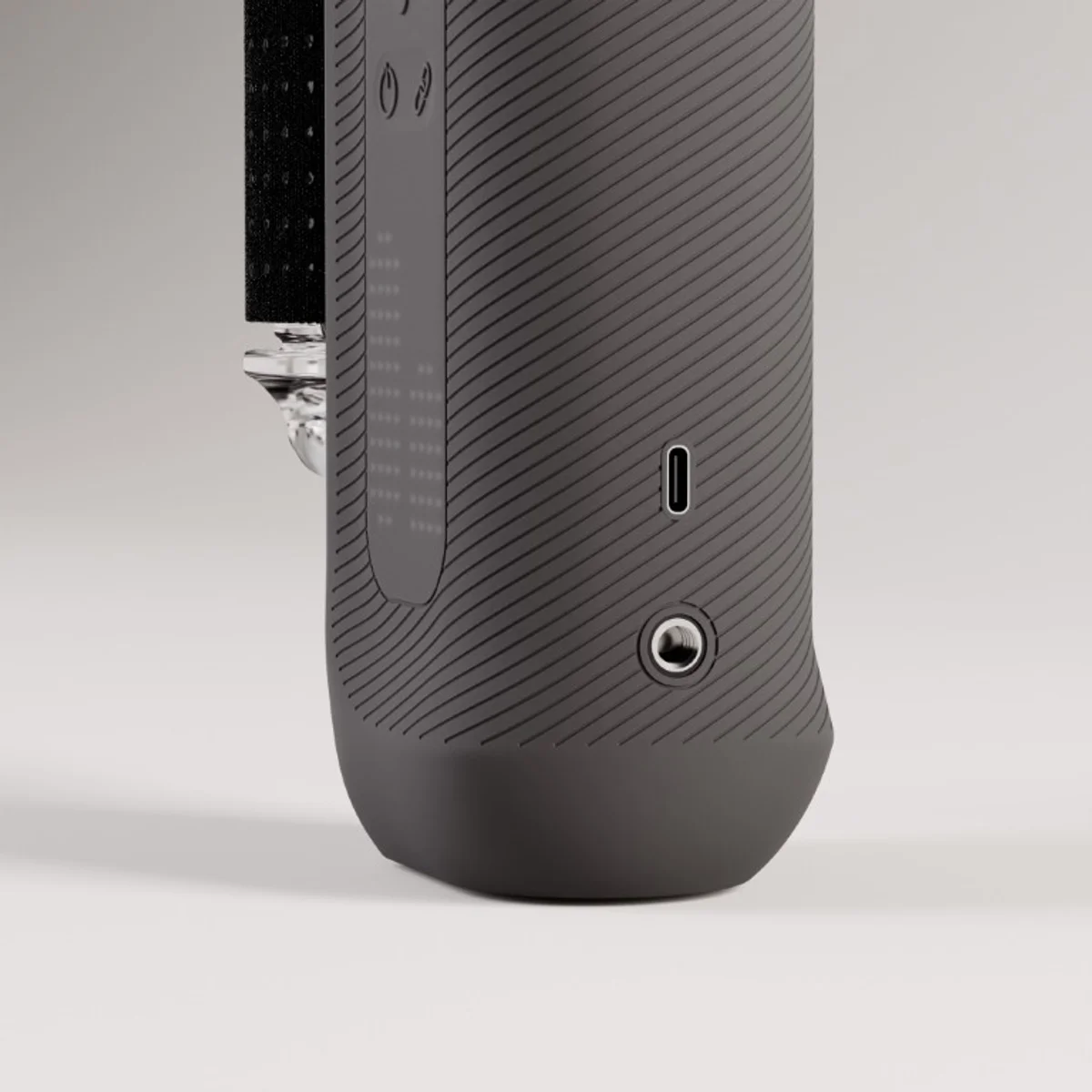 USB-C-port og monteringsgevind på The Handy 2. Producentfoto: Handy / Ohdoki.